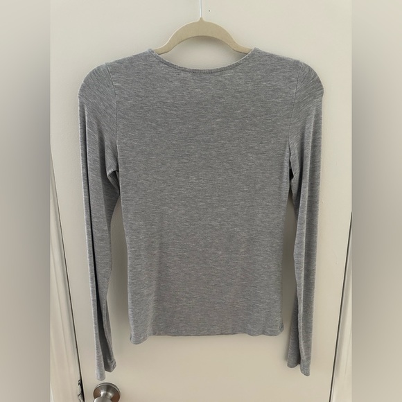 WHITE FOX Boutique Woman’s Heather Gray Long Sleeve Top - Picture 2 of 3